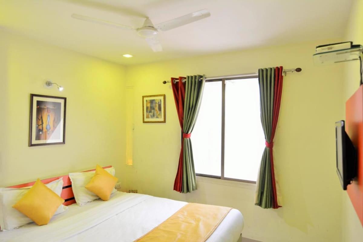 Hotel Royal Apple Ahmedabad Exterior photo