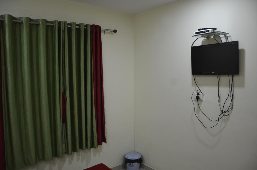 Hotel Royal Apple Ahmedabad Room photo